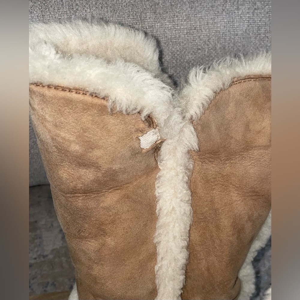 Ugg boots - Picture 8 of 8